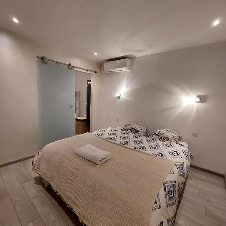 Apartment Beautiful 2 With Terrace *