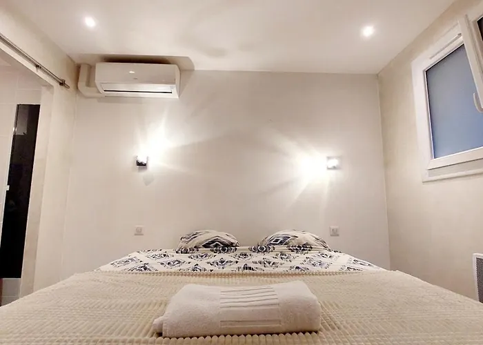 Beautiful 2 With Terrace 아파트 *